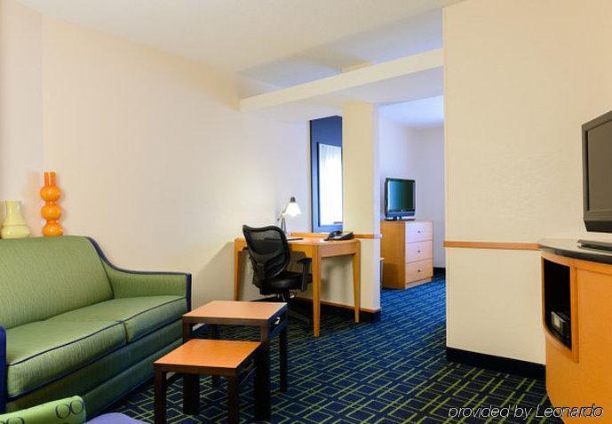 Fairfield Inn & Suites By Marriott Frederick Exterior photo